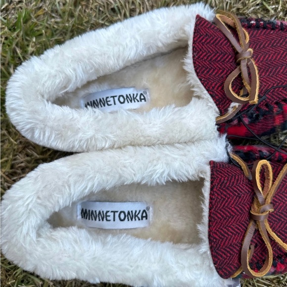 minnetonka slippers Camp Collar Moc - Picture 7 of 8